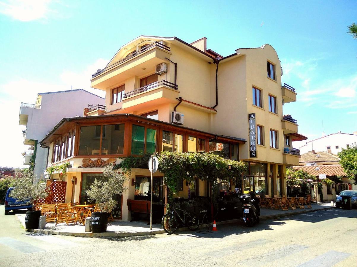 Hotel Albatros New Town Созополь Экстерьер фото