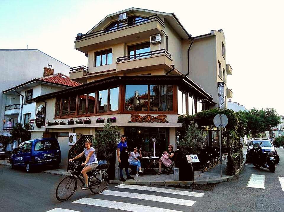 Hotel Albatros New Town Созополь Экстерьер фото
